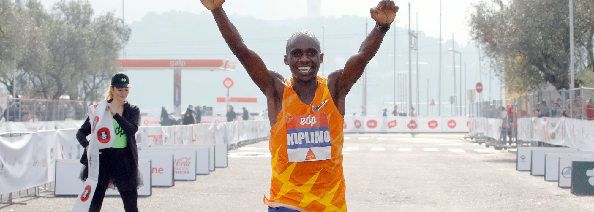 World half marathon champion clocks 57:31 in Portuguese capital
