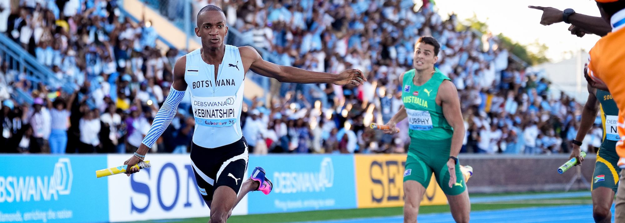 Botswana brought the curtain down on the Debswana World Athletics Relays Gaborone 26 in unforgettable fashion on Sunday (3), winning the men’s 4x400m in a competition record of 2:54.47 as the National Stadium erupted for the host nation.