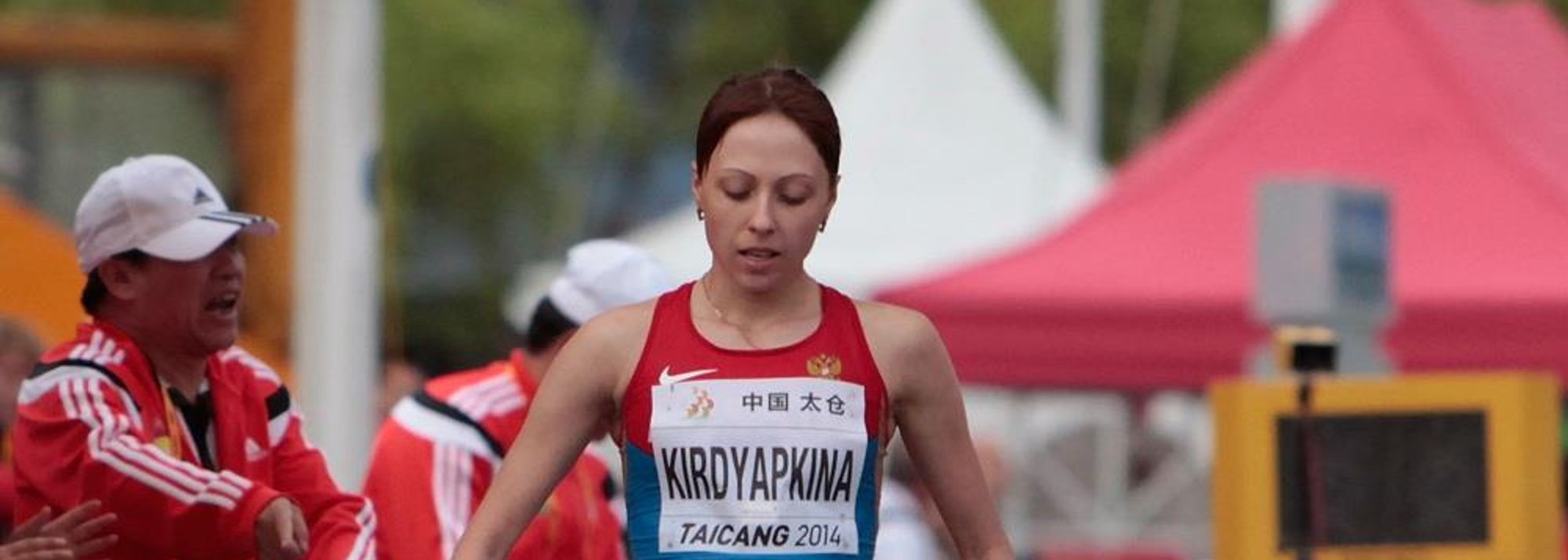 After a bronze and silver medal at the past two IAAF World Championships, Anisya Kirdyapkina finally climbed to the top of the podium thanks to a triumph at the 2014 IAAF World Race Walking Cup, producing a stirring effort over the last third of the race to emerge a convincing winner on Saturday (3).