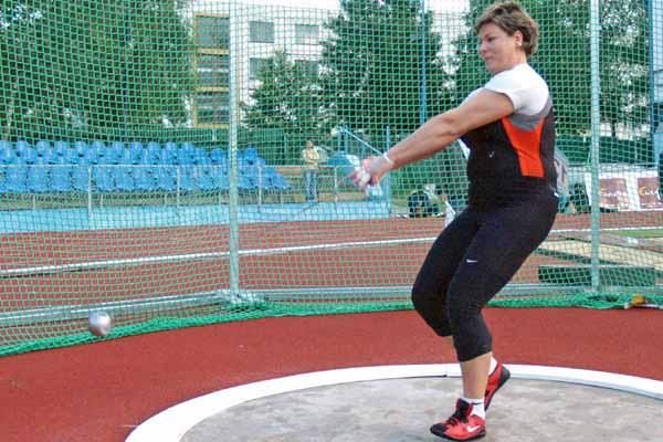sydney-olympic-champion-skolimowska-collapses