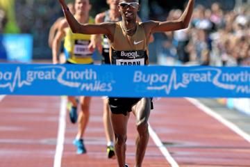 farah-takes-on-bekele-and-gebrselassie-at-gre