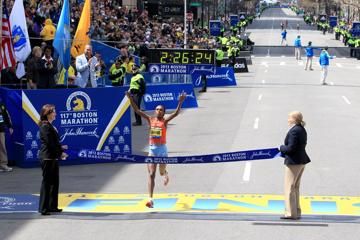 tactical-brilliance-from-jeptoo-and-desisa-in
