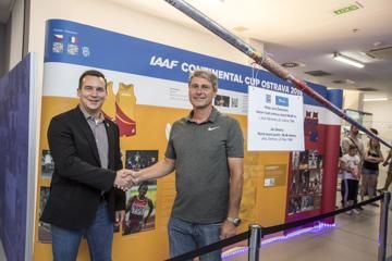 Jan Zelezny (r) shakes hands with Valter Bocek, CEO of the IAAF Continental Cup Ostrava 2018 - with Zelezny's world record javelin displayed infront
