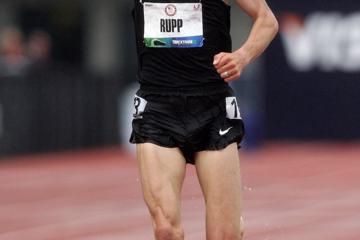 rupp-and-hastings-battle-through-heavy-rain-i