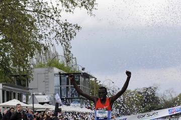 biwott-205-and-tsegaye-221-defy-windy-conditi
