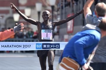 kipsang-chepchirchir-win-tokyo-marathon