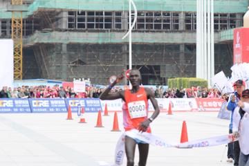 kamais-and-kasim-cruise-to-xiamen-wins