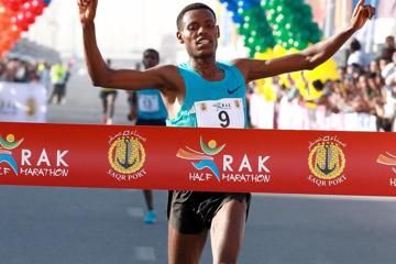 lelisa-desisa-2014-rak-half-marathon