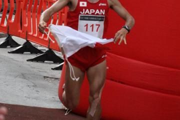 nakadai-and-greenwood-win-at-iau-100km-world