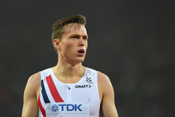 karsten-warholm-norway-400m-hurdles-decathlon