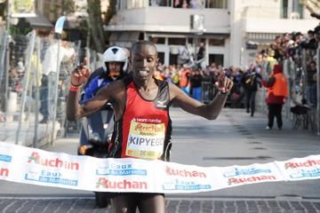 kipyego-and-kibarus-lead-kenyan-sweeps-at-mar