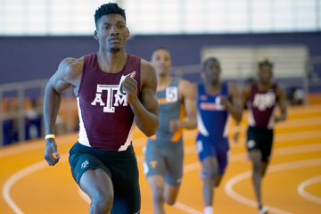 fred-kerley-400m-indoor