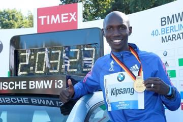 wilson-kipsang-sets-world-record-of-20323-in