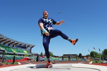 ryan-crouser-world-shot-put-record-2337m-eugene