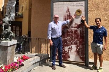 Chris Turner and Antonio Castiglia at the unveiling of the Heritage Plaque in Castelbuono’s Piazza Margherita