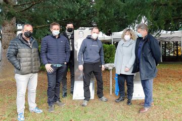 The unveiling of the Juan Muguerza International XC Heritage Plaque