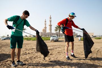 muscat-beach-clean-up