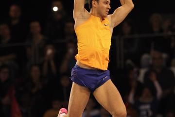 braz-wins-rouen-loxsom-world-best-600m