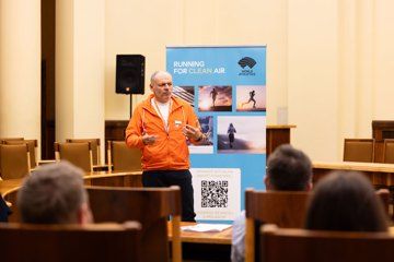 Running for Clean Air was launched in Warsaw in March 2024 with a meeting in the Palace of Culture and Science.
