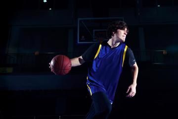 run-jump-dunk-ukhovs-life-on-and-off-the-fi