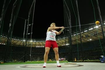 7796m-world-hammer-throw-record-by-wlodarczyk