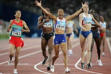 stu-forster-kelly-holmes-olympic-victory-phot