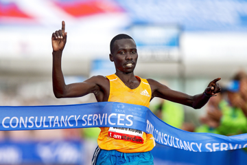bernard-kipyego-amsterdam-marathon