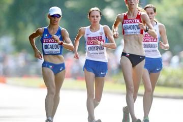 walking-running-cycling-anezka-drahotova-2014