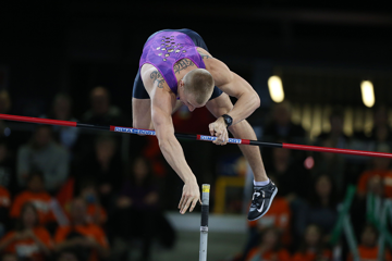 piotr-lisek-poland-pole-vault-592-cottbus