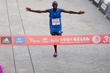 beijing-marathon-2015-kipchumba-moges
