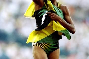 deon-hemmings-jamaica-400m-hurdles