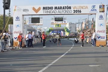 kibet-jepchirchir-win-valenciahalf-marathon