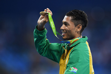 wayde-van-niekerk-talks-to-ato-boldon