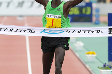 20613-course-record-for-kipsang-at-lake-biwa