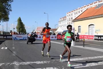 keitany-smashes-race-record-in-lisbon