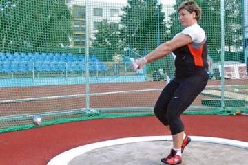 sydney-olympic-champion-skolimowska-collapses