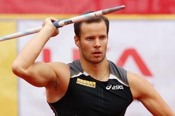 javelin-world-leads-by-pitkamaki-and-abakumov