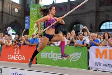 stefanidi-wins-zurich-pole-vault