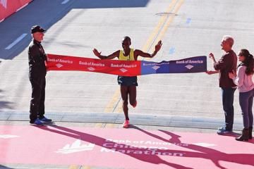 chicago-marathon-2014-kipchoge-jeptoo