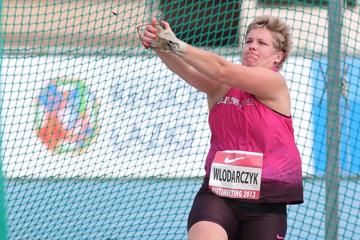 fast-middle-distance-races-and-four-meeting-r