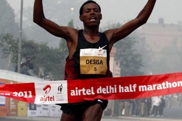 in-close-races-desisa-and-kabuu-prevail-in-ne