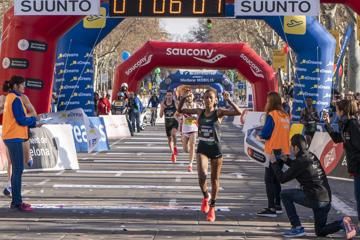 dereje-kiptanui-win-barcelona-half-marathon