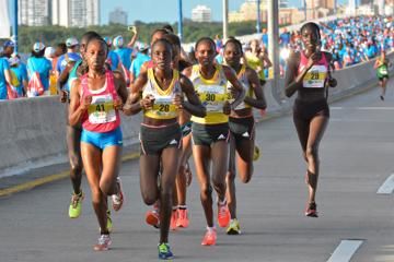 worlds-best-10k-bedan-karoki-mary-wacera