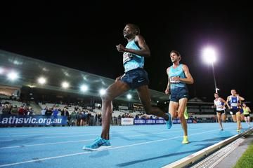 tom-walsh-sam-chelanga-nikki-chapple-zatopek1