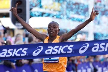 dam-tot-damloop-2014-mwangangi-masai