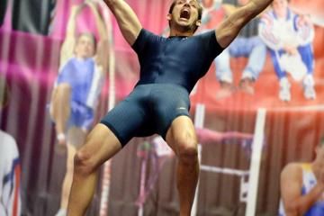 renaud-lavillenie-pole-vault-iaaf-world-indoo