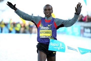 kipchoge-and-masai-prevail-in-snowy-edinburgh